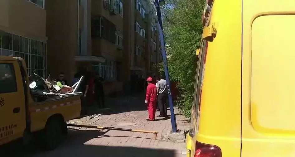 今晨,大慶經五街2-41號樓二單元一樓發生燃氣爆炸!