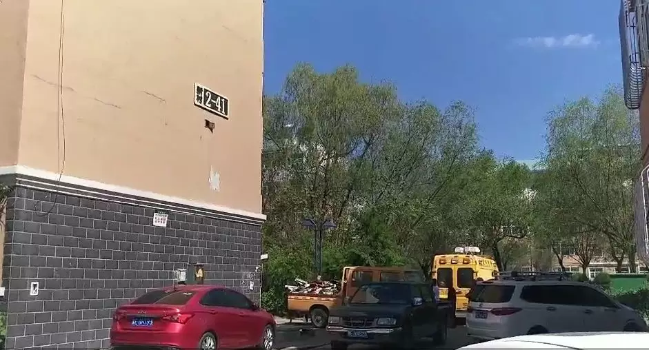 今晨,大慶經五街2-41號樓二單元一樓發生燃氣爆炸!