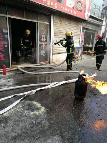 圖為:事故現場。消防供圖 圖為:事故現場。消防供圖